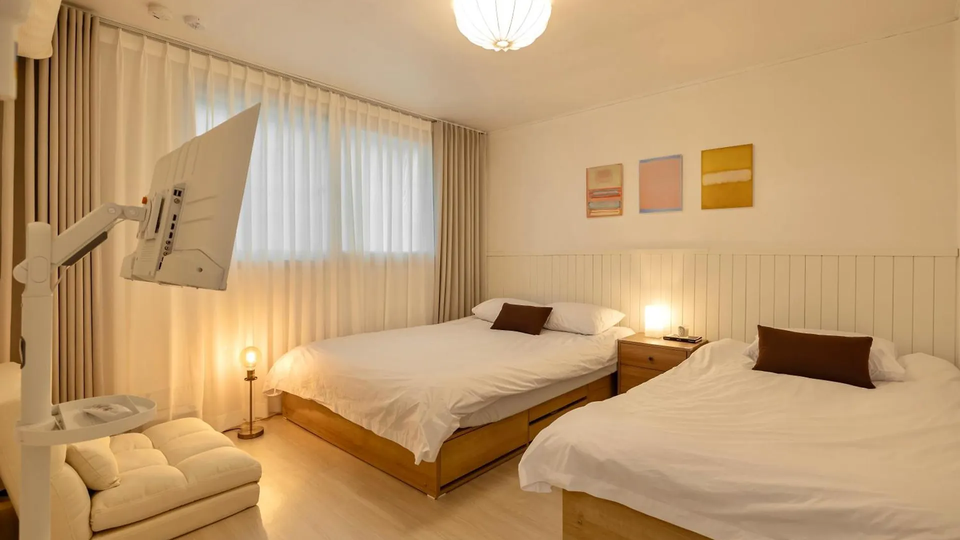 Apartment Poom Stay, Airport Bus, Cozy Stay For Seoul Travelers,Yeomchang Stn, Line9