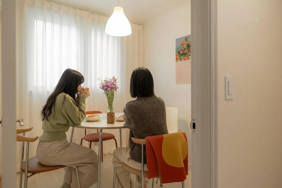 Poom Stay, Airport Bus, Cozy Stay For Seoul Travelers,Yeomchang Stn, Line9 Apartment