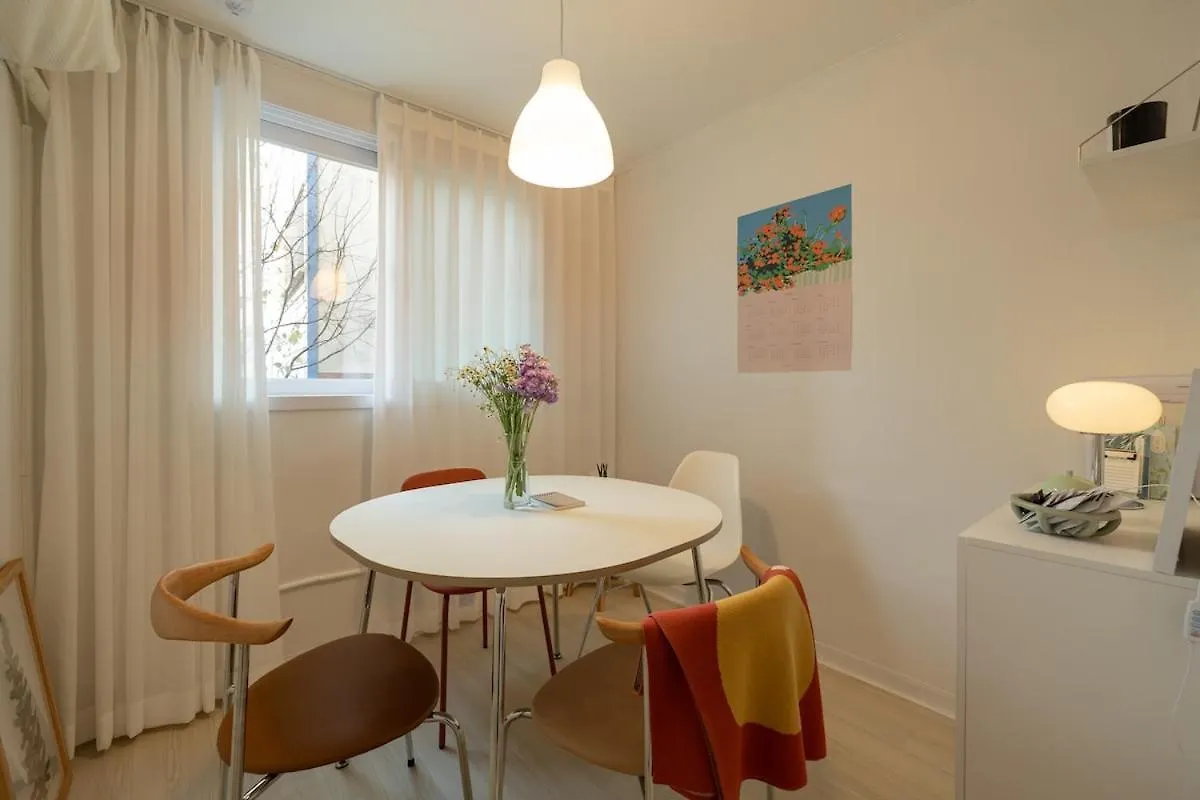 Apartment Poom Stay, Airport Bus, Cozy Stay For Seoul Travelers,Yeomchang Stn, Line9 South Korea