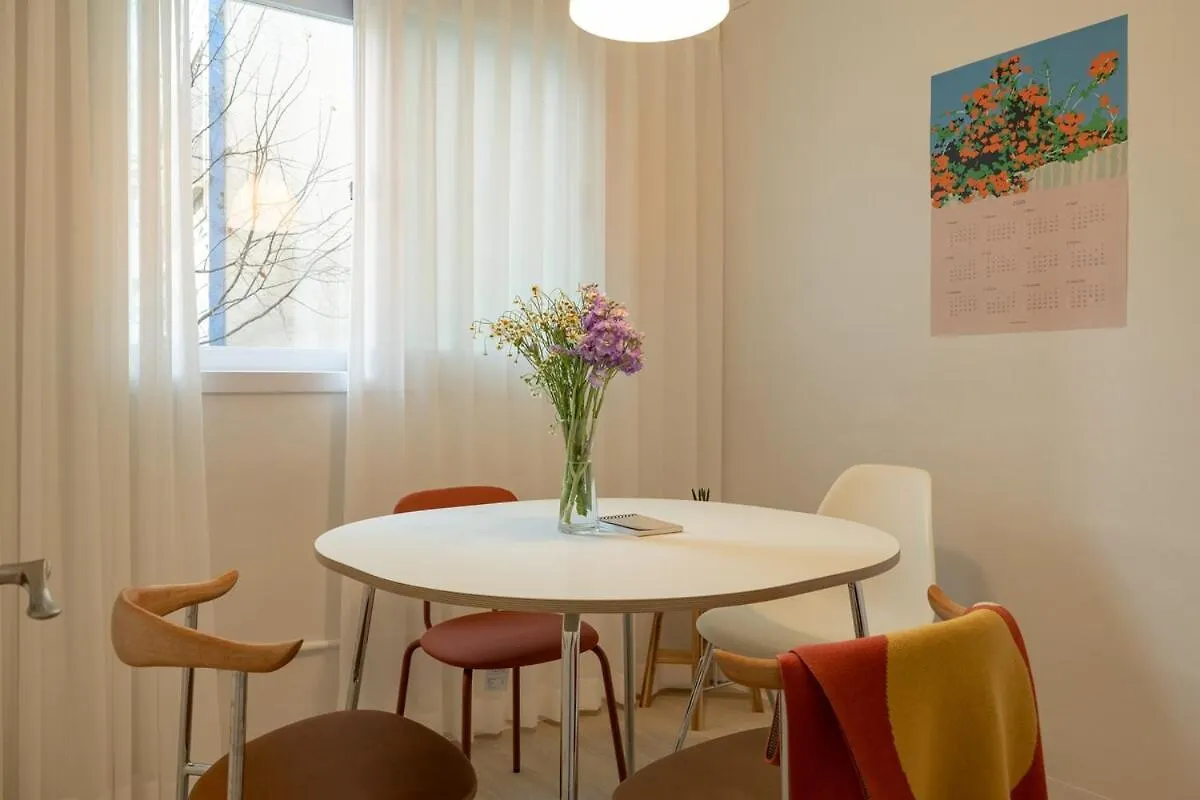 Poom Stay, Airport Bus, Cozy Stay For Seoul Travelers,Yeomchang Stn, Line9