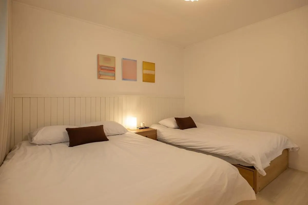 Apartment Poom Stay, Airport Bus, Cozy Stay For Seoul Travelers,Yeomchang Stn, Line9