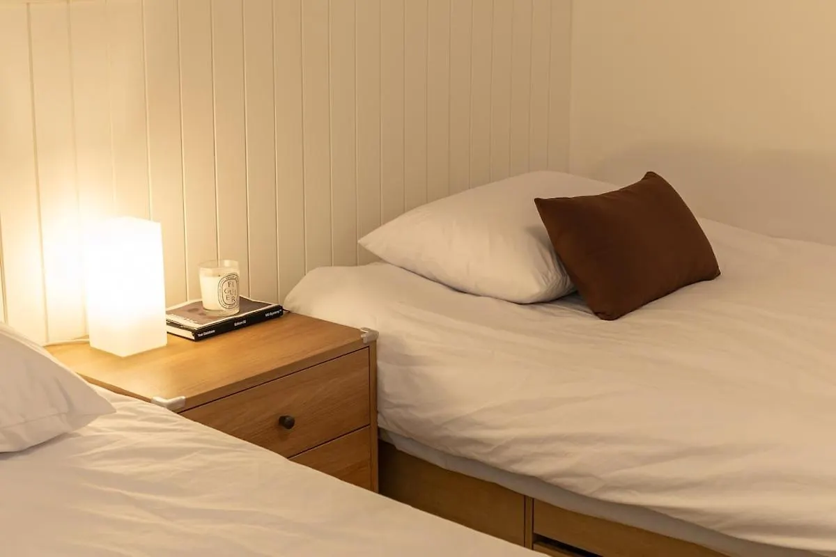 Poom Stay, Airport Bus, Cozy Stay For Seoul Travelers,Yeomchang Stn, Line9 Apartment