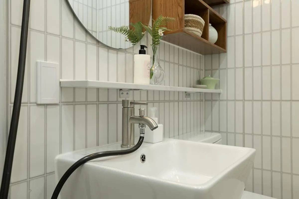 Poom Stay, Airport Bus, Cozy Stay For Seoul Travelers,Yeomchang Stn, Line9