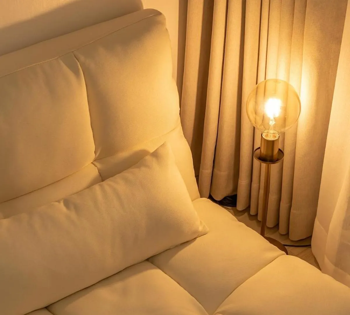 Poom Stay, Airport Bus, Cozy Stay For Seoul Travelers,Yeomchang Stn, Line9 Apartment