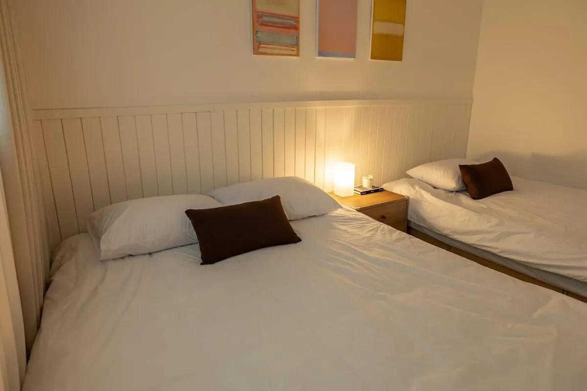 Poom Stay, Airport Bus, Cozy Stay For Seoul Travelers,Yeomchang Stn, Line9 Apartment